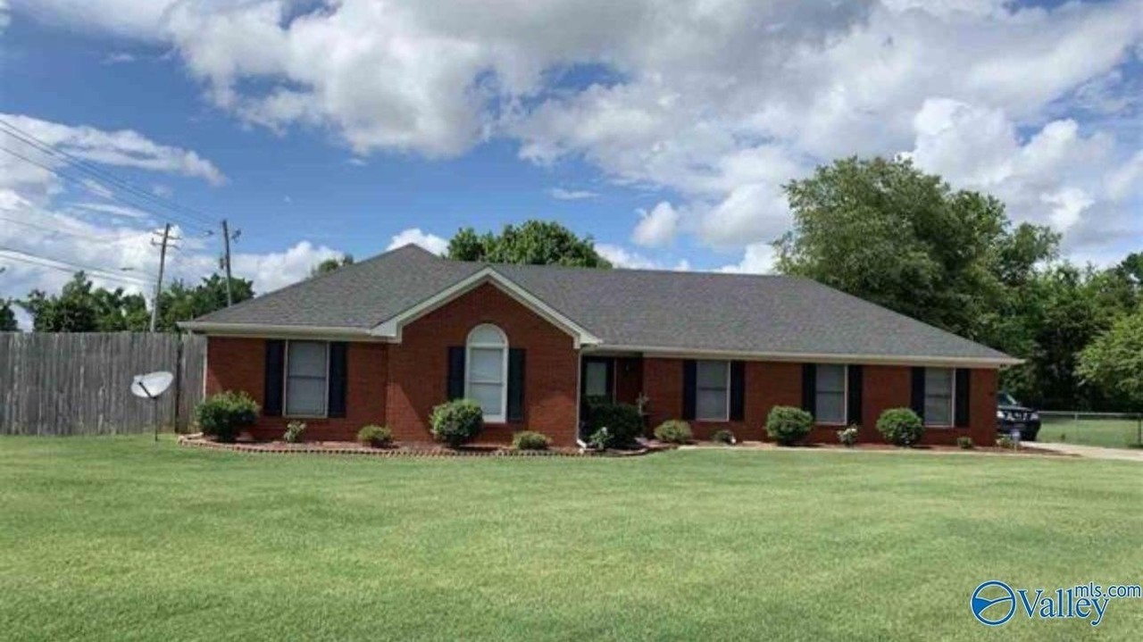 101 Hickory Trail Dr - Photo 2 of 7