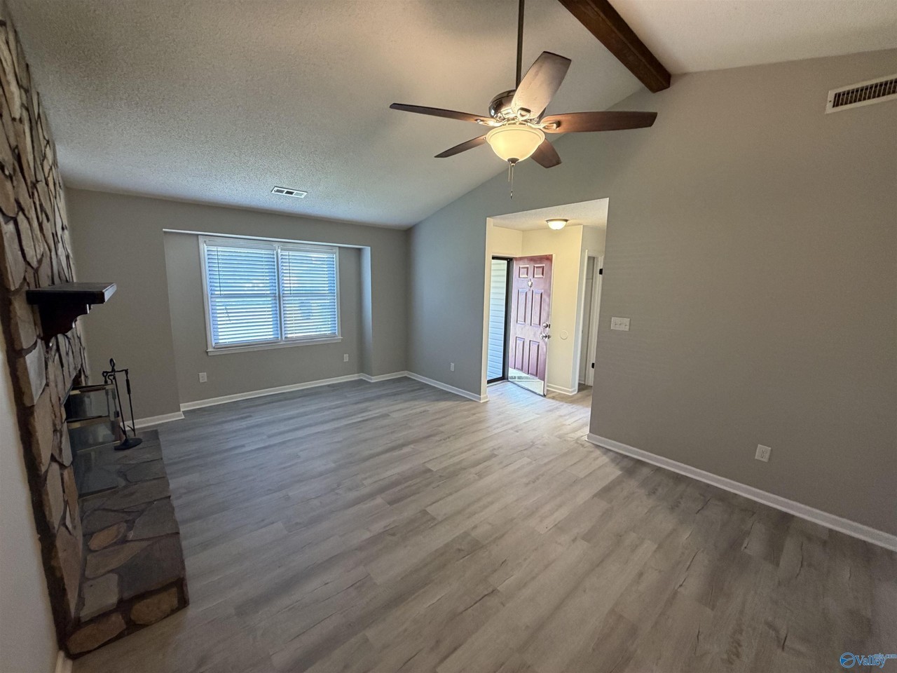 1004 Brighton Cir Se - Photo 3 of 14