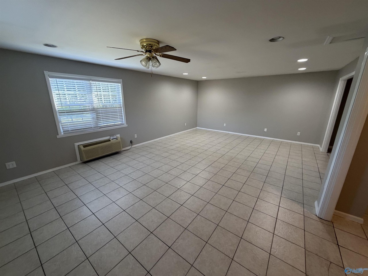 1004 Brighton Cir Se - Photo 5 of 14