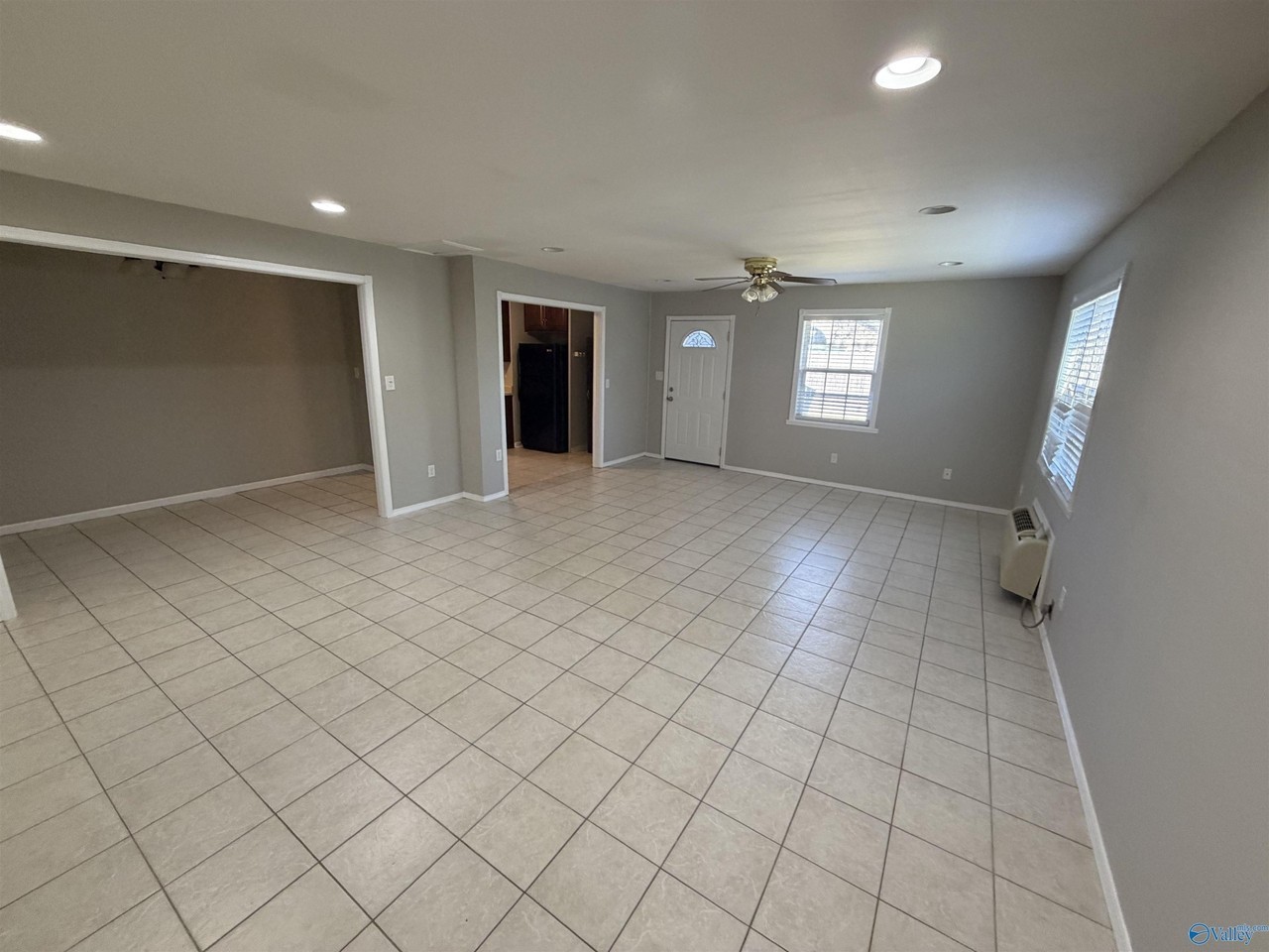 1004 Brighton Cir Se - Photo 6 of 14