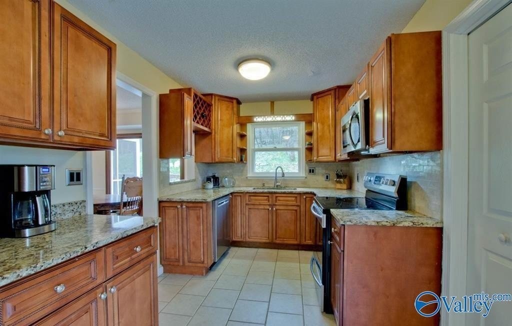 237 Brawley Dr - Photo 4 of 22