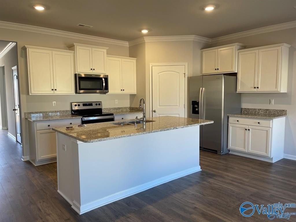 22067 Chancery Ln - Photo 6 of 12