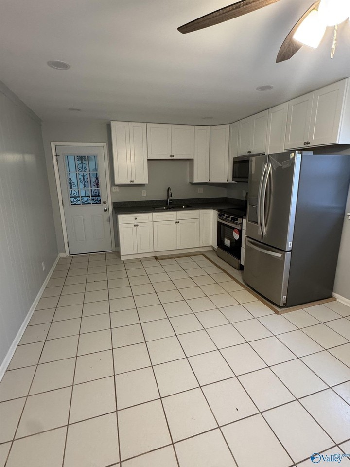 3610 Williamsburg Dr Nw - Photo 4 of 9