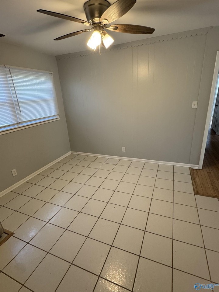 3610 Williamsburg Dr Nw - Photo 5 of 9