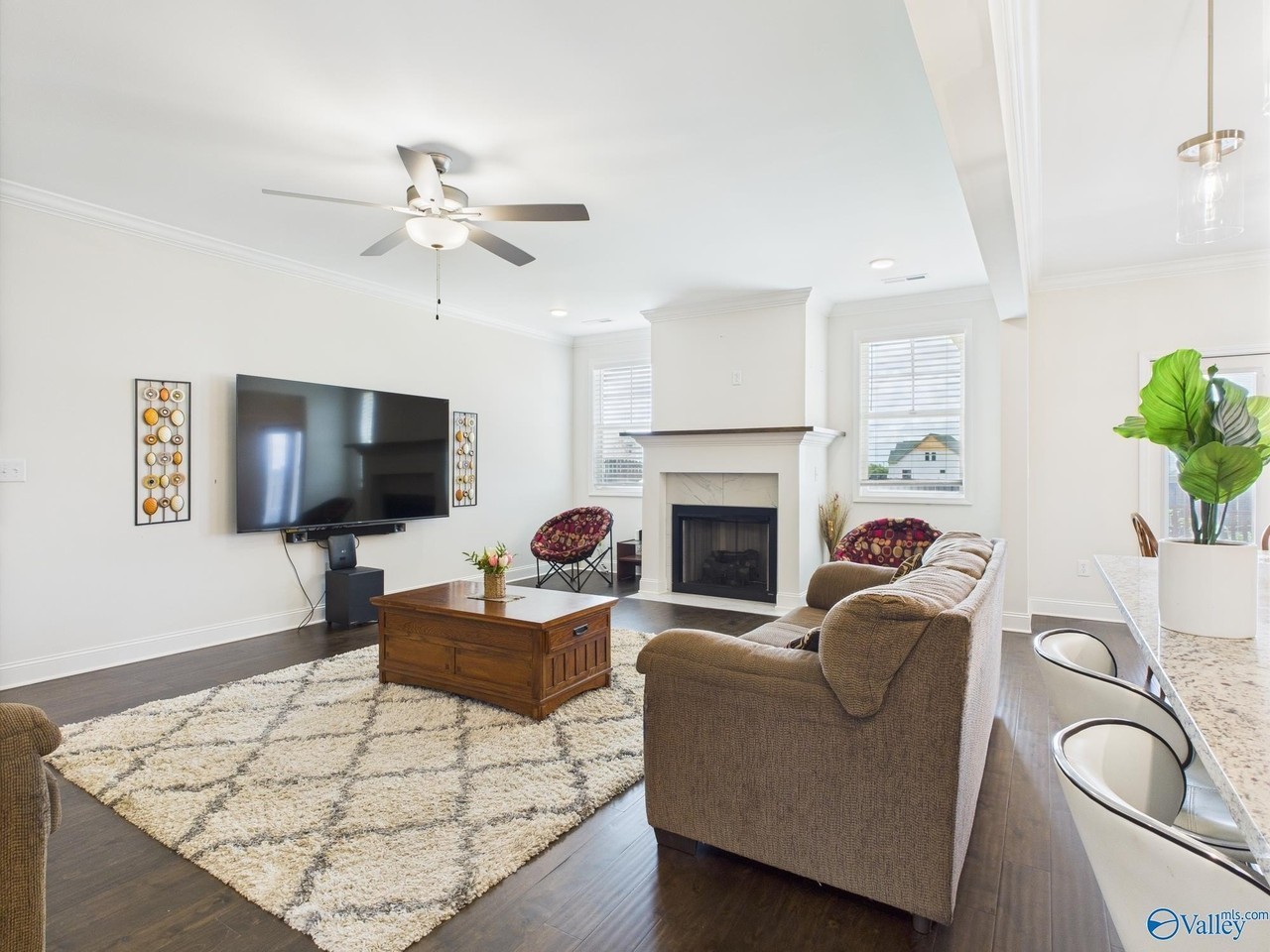 26 Hemingway Rd - Photo 4 of 48