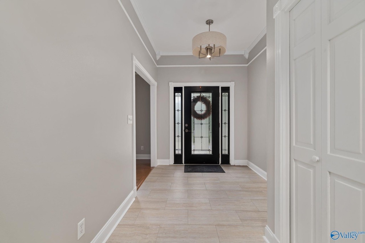 820 Tannahill Dr Se - Photo 3 of 41