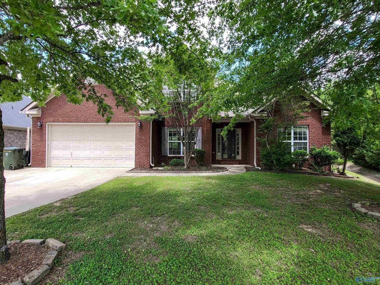 210 Honor Way - Photo 2 of 47