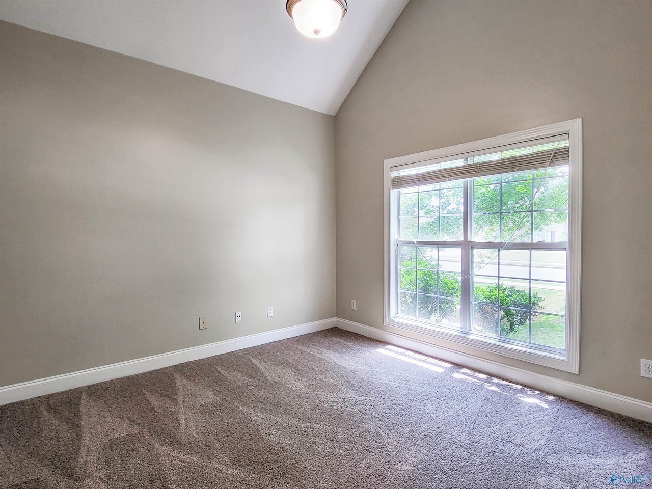 210 Honor Way - Photo 6 of 47
