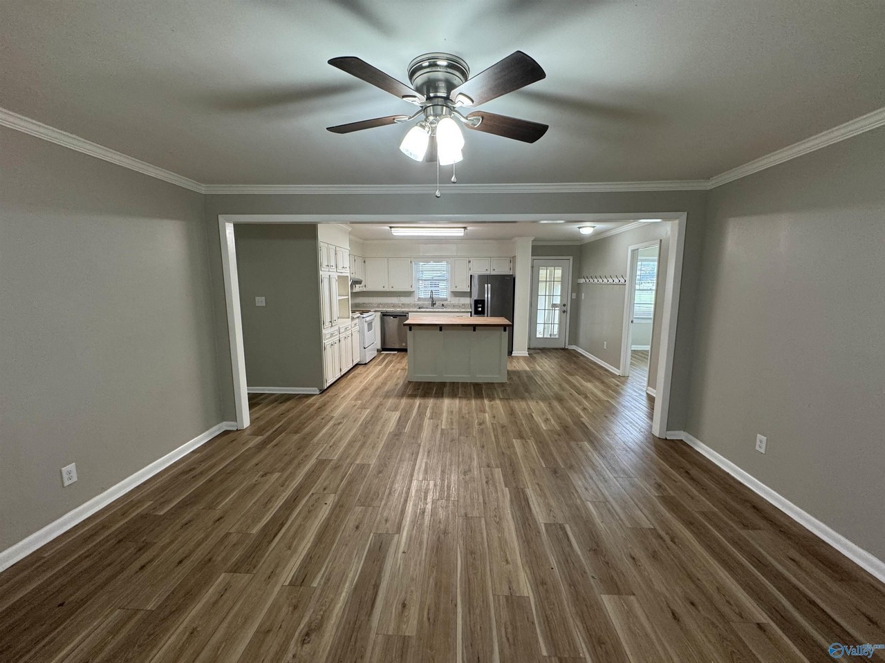 2309 Calray Ave Sw - Photo 5 of 36