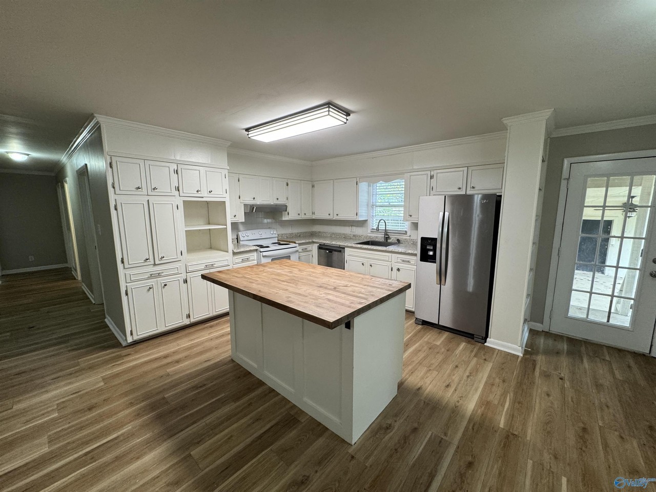 2309 Calray Ave Sw - Photo 7 of 36