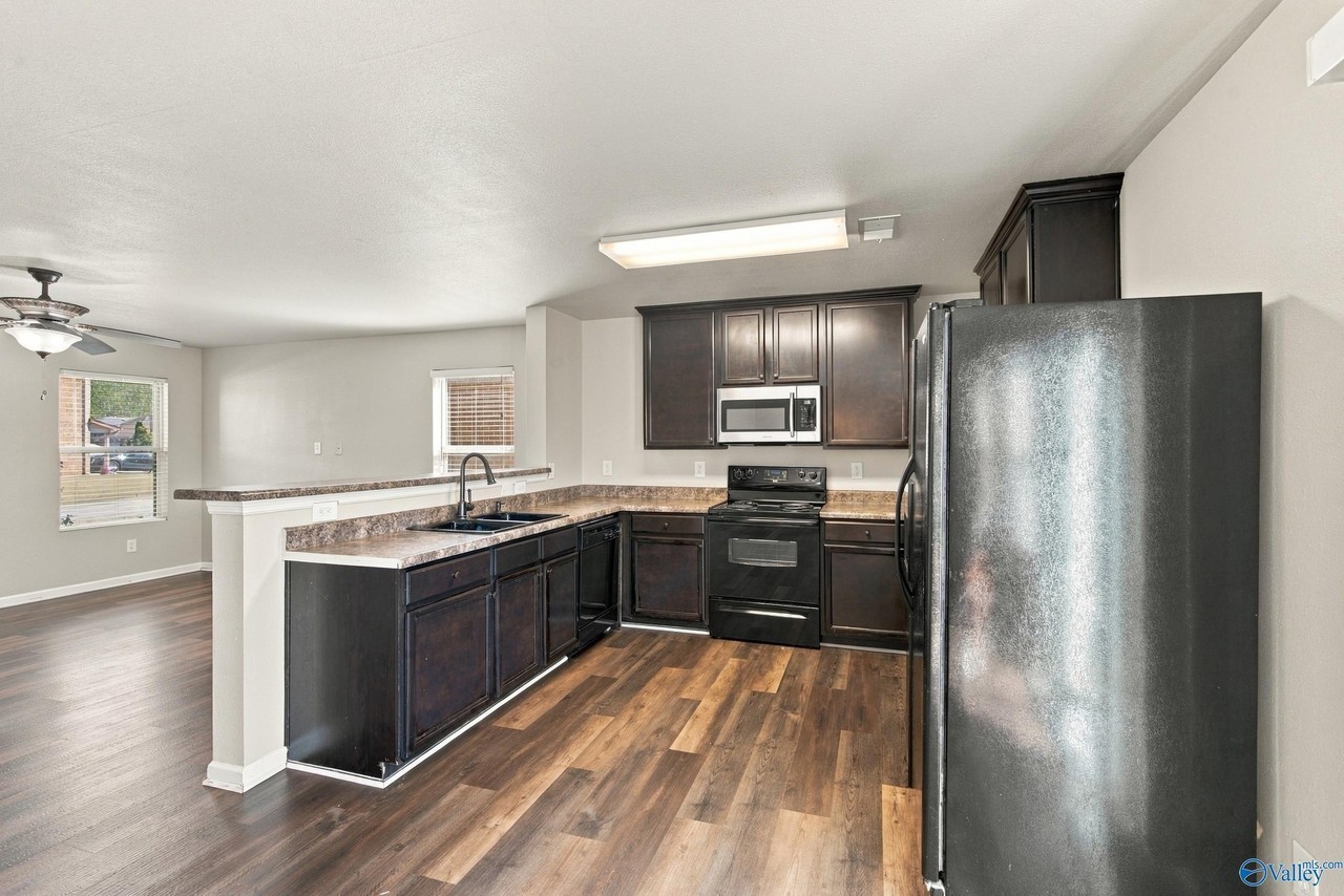 254 Fenrose Dr - Photo 4 of 16