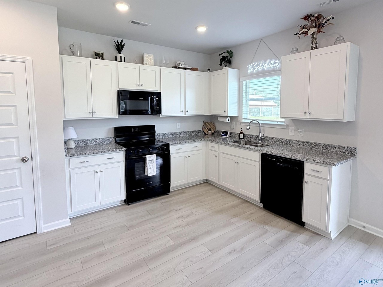 18834 Cottontail Ln - Photo 4 of 26