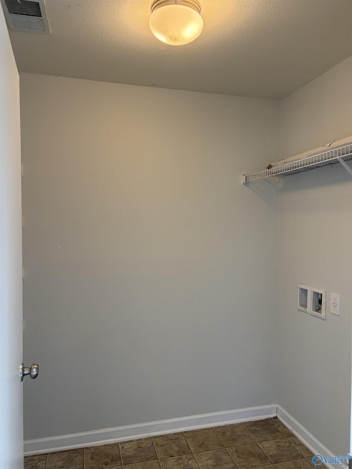 283 Bermuda Lakes Dr - Photo 5 of 8