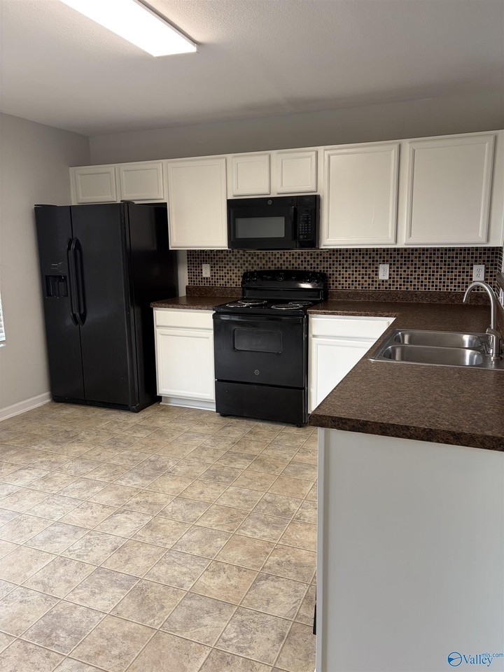 283 Bermuda Lakes Dr - Photo 7 of 8