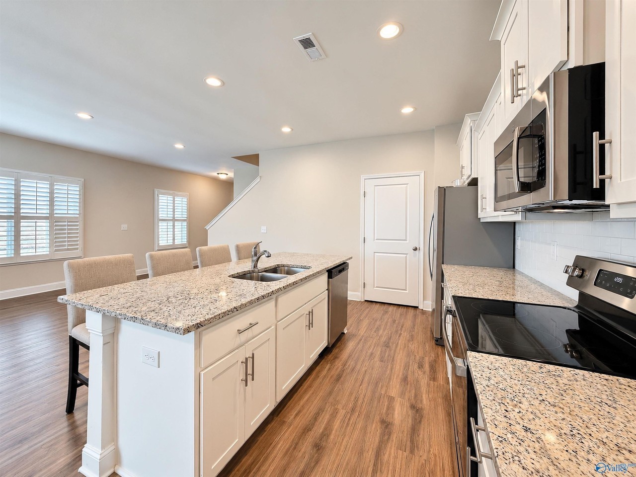 3229 Mcclellan Way Se - Photo 5 of 35