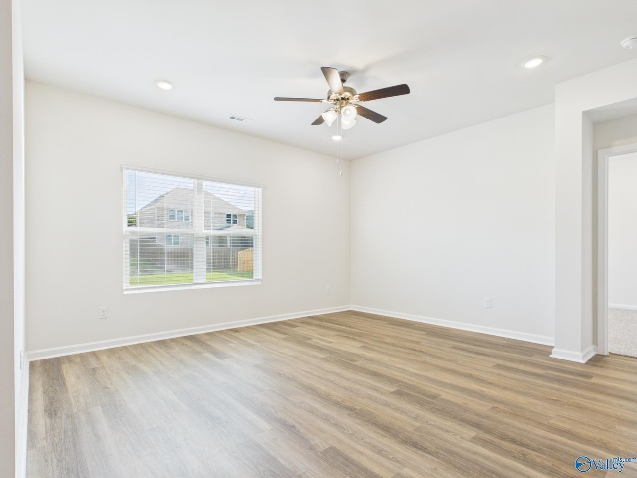 6139 Feather Way Se - Photo 3 of 28
