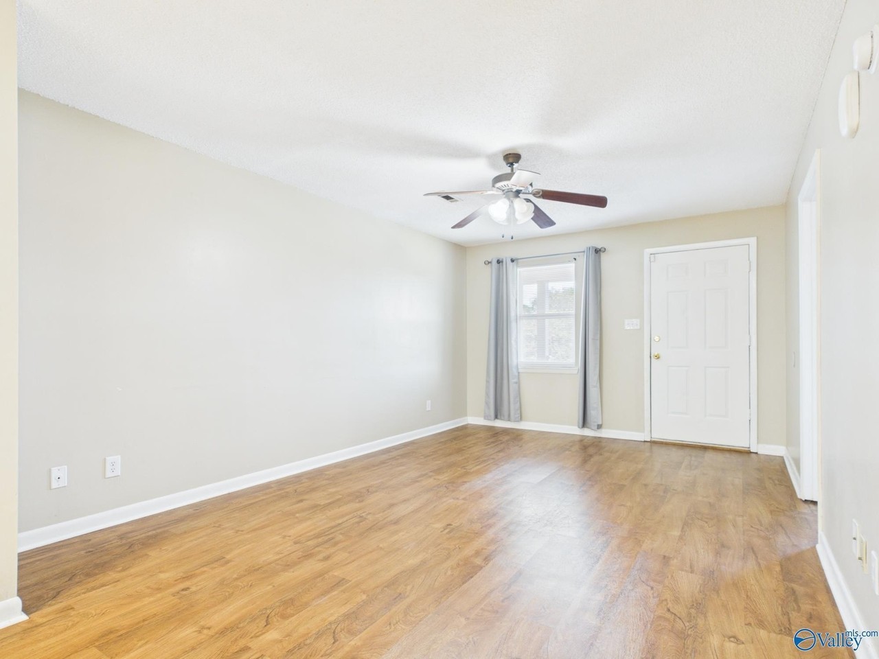 1801 Graymont Ln Sw #C - Photo 3 of 21