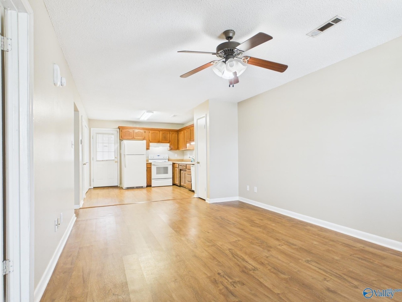 1801 Graymont Ln Sw #C - Photo 4 of 21