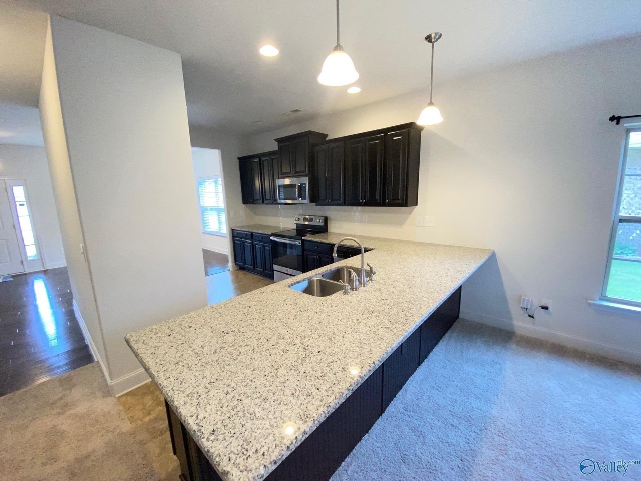 289 Abercorn Dr - Photo 7 of 50
