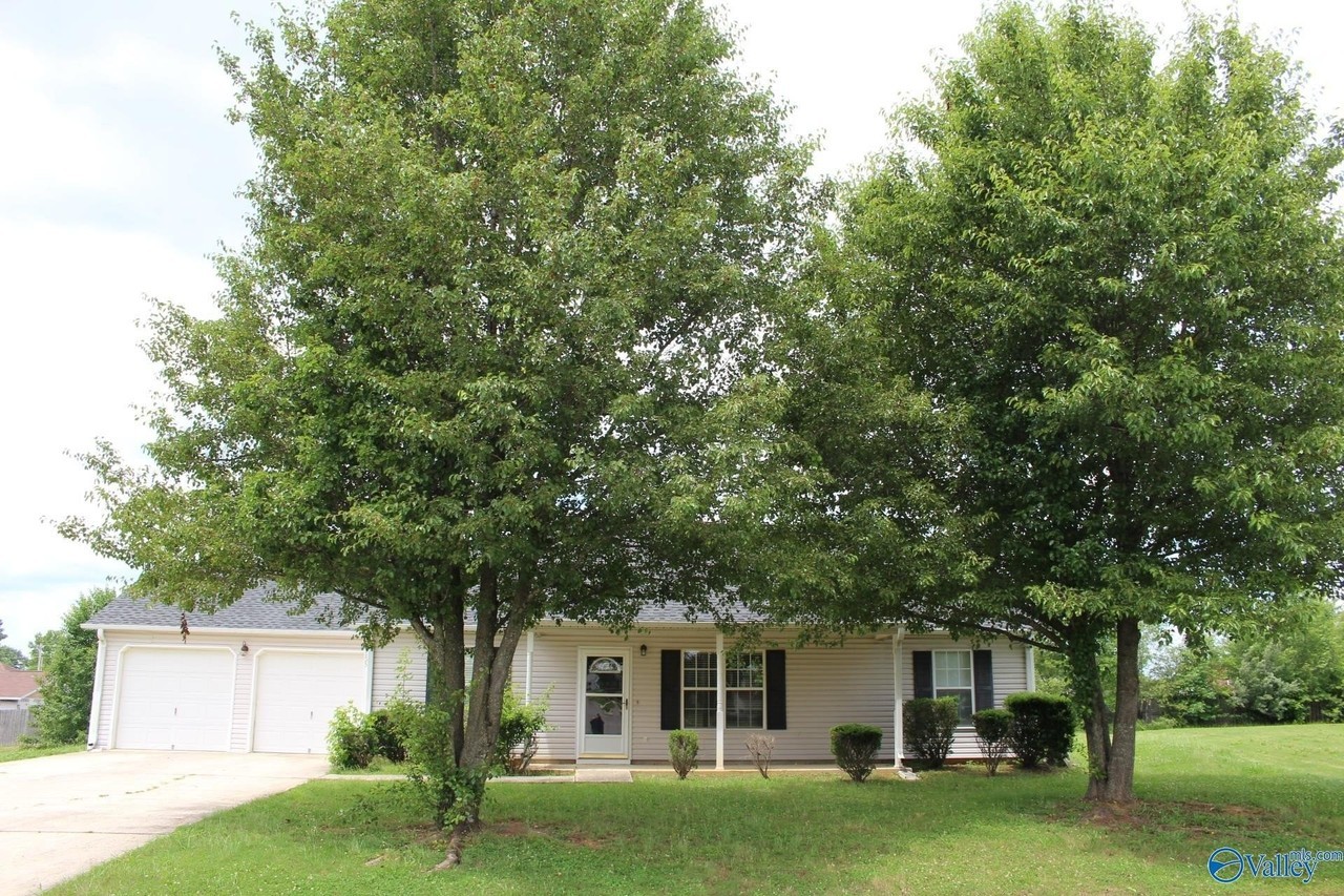 155 Fox Chase Trl - Photo 2 of 14
