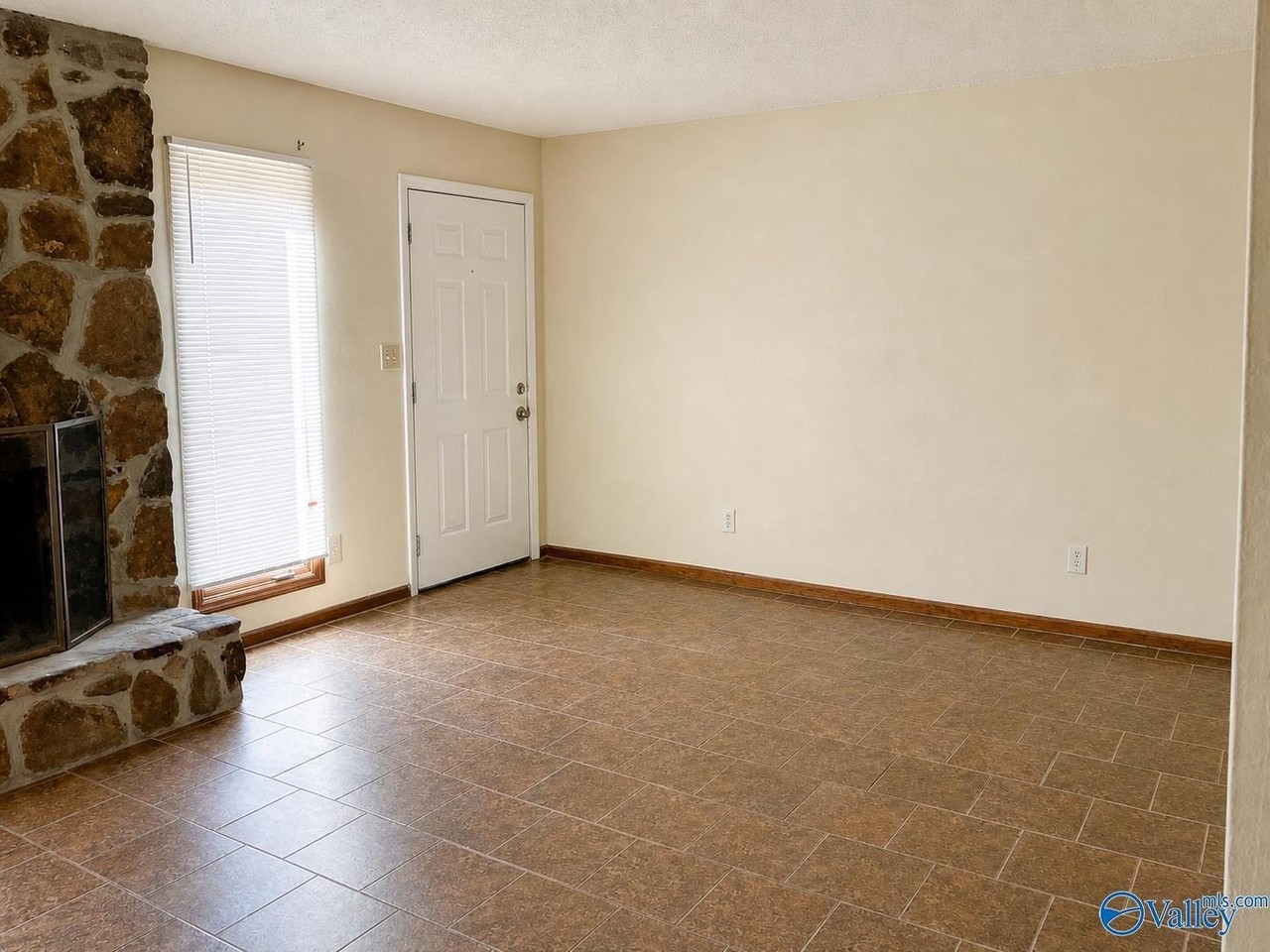 9019 Mahogany Row Se - Photo 4 of 10