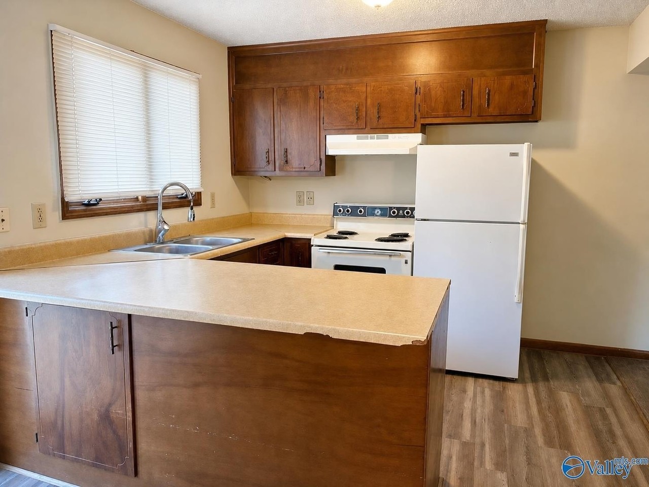 9019 Mahogany Row Se - Photo 6 of 10