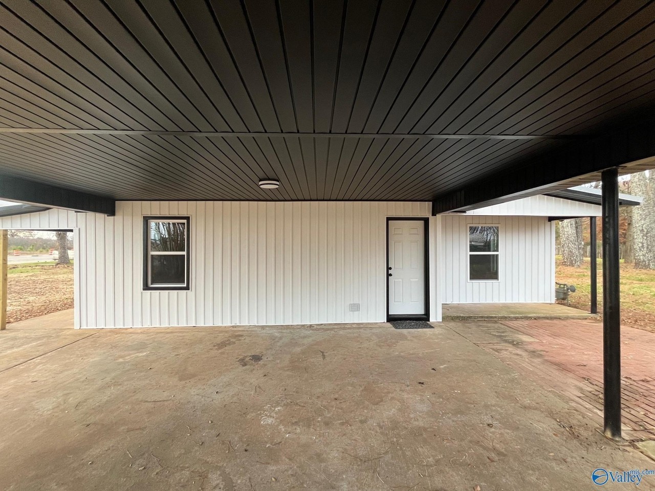 20695 Huntsville Brownsferry Rd - Photo 2 of 29
