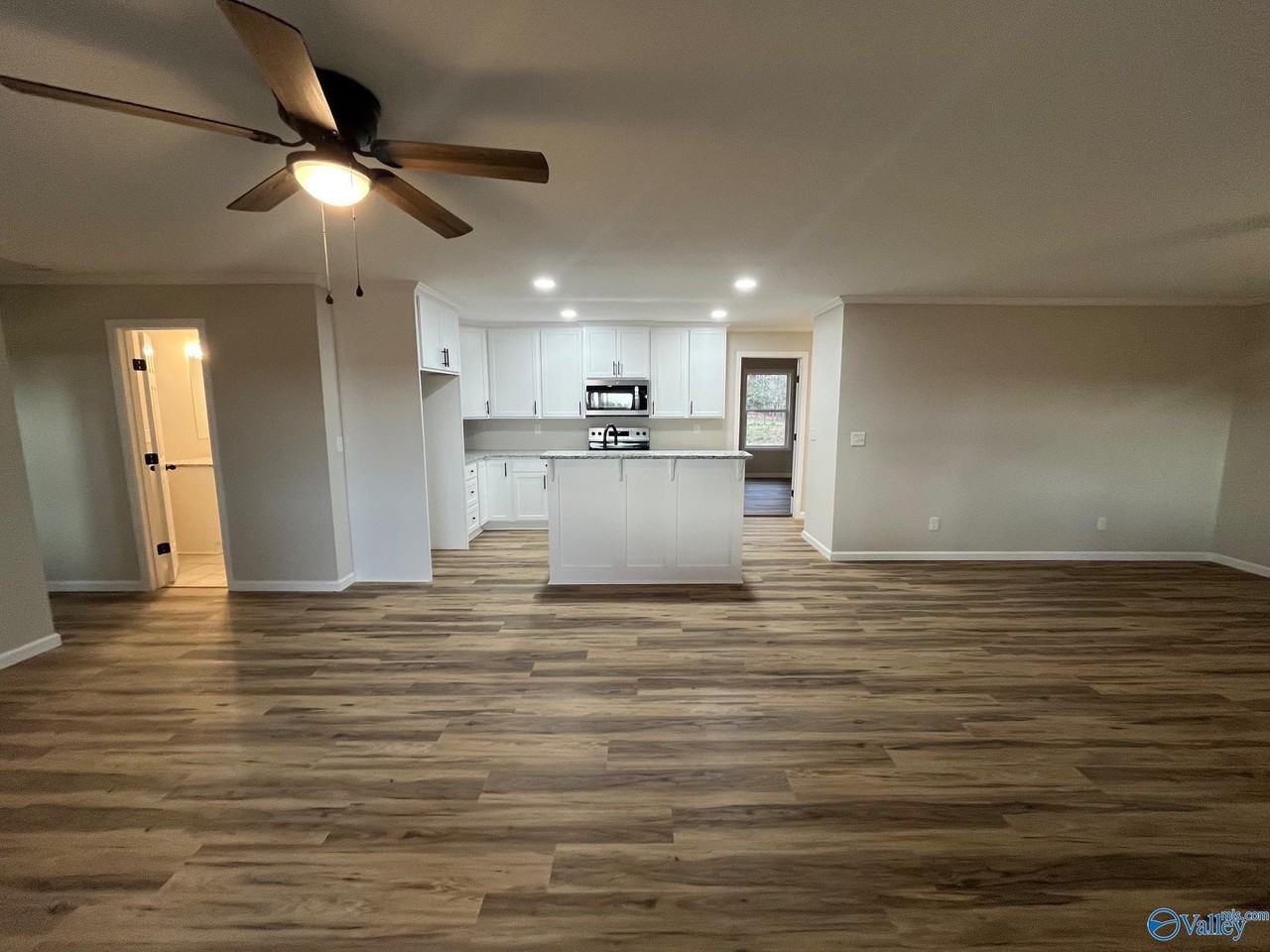 20695 Huntsville Brownsferry Rd - Photo 5 of 29