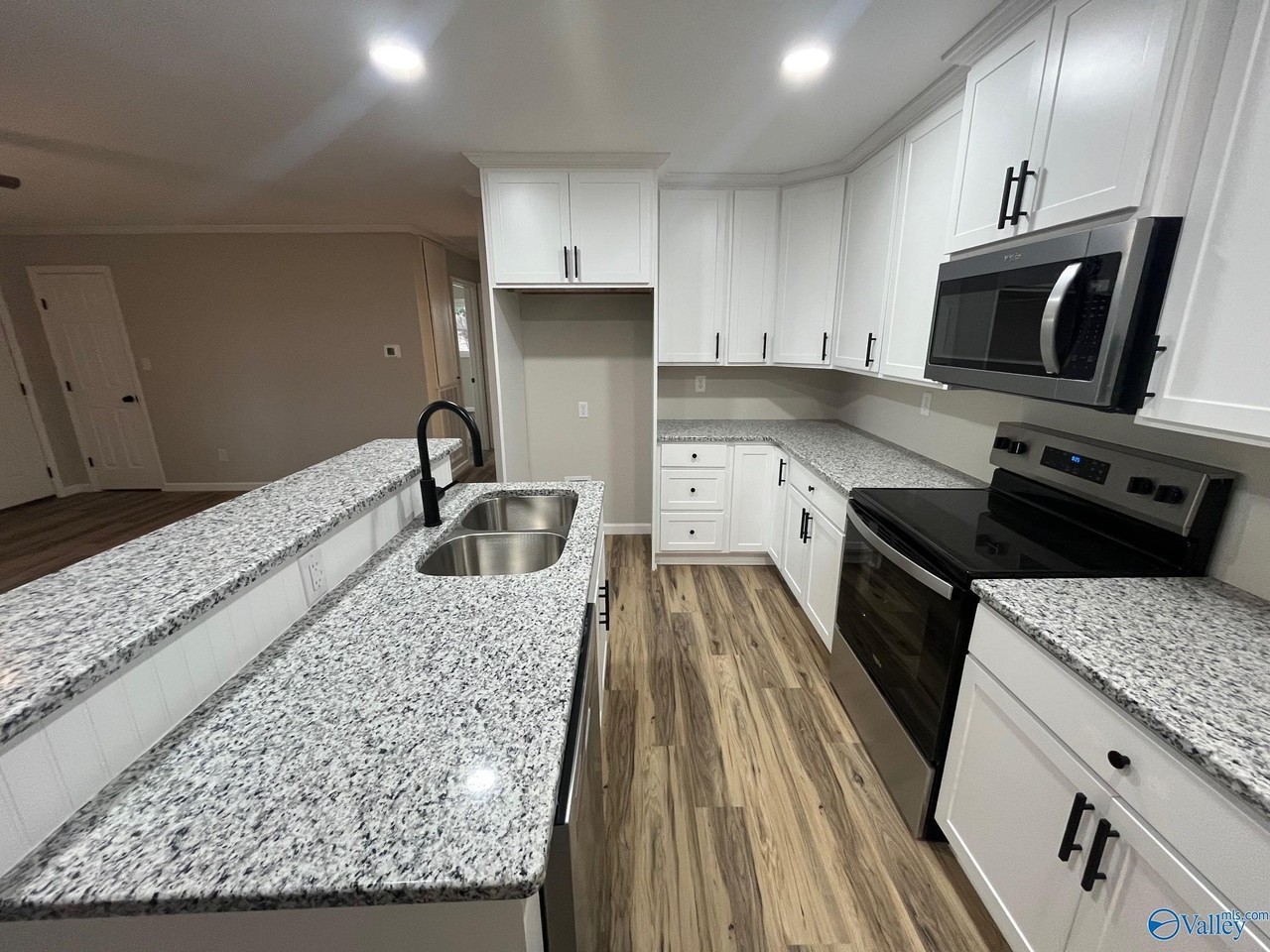 20695 Huntsville Brownsferry Rd - Photo 7 of 29