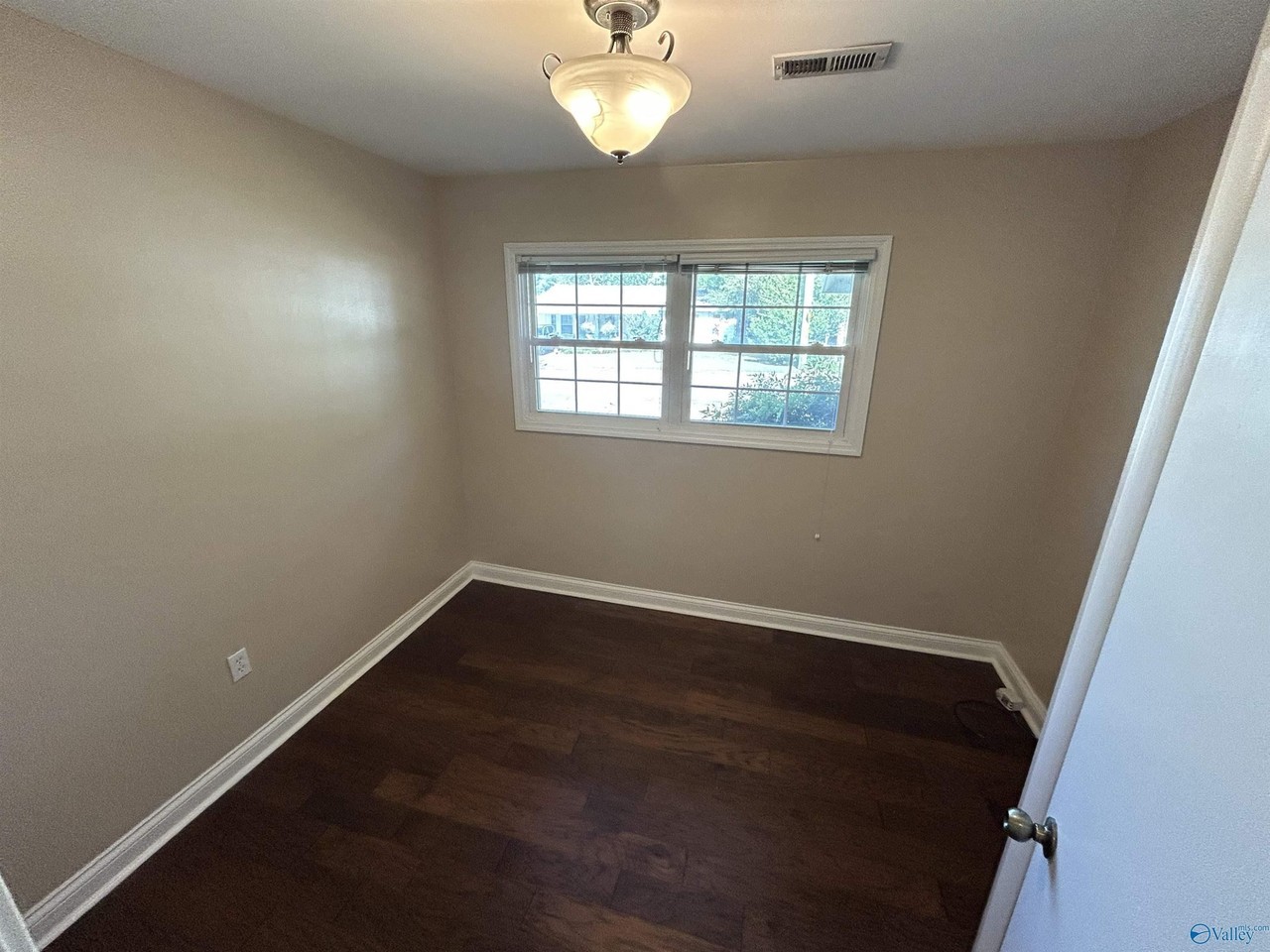 2122 Birchwood Dr Ne - Photo 6 of 27