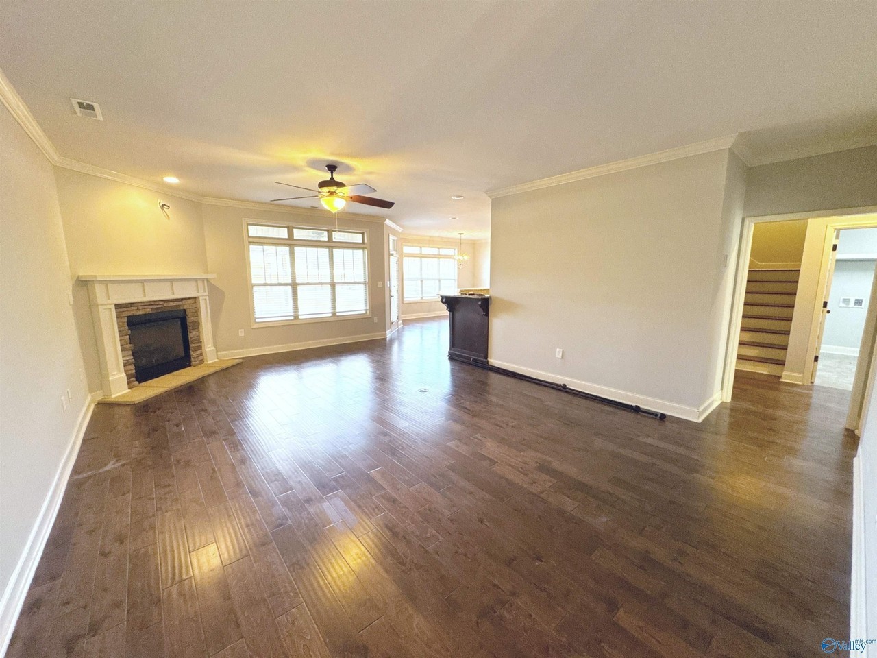 163 Legacy Cove Dr - Photo 5 of 33