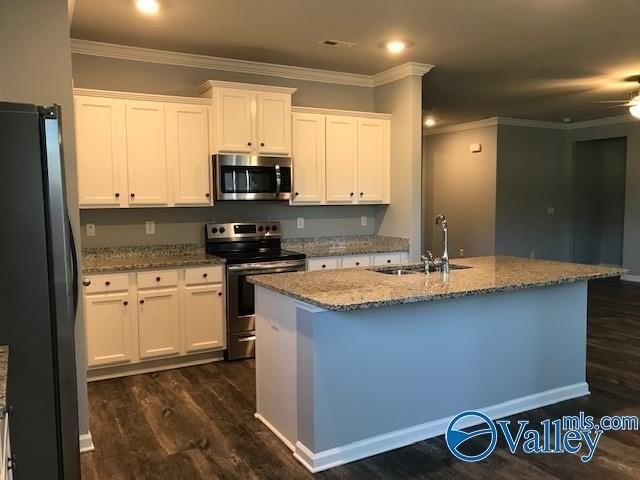 14055 Lannister Ln - Photo 3 of 16