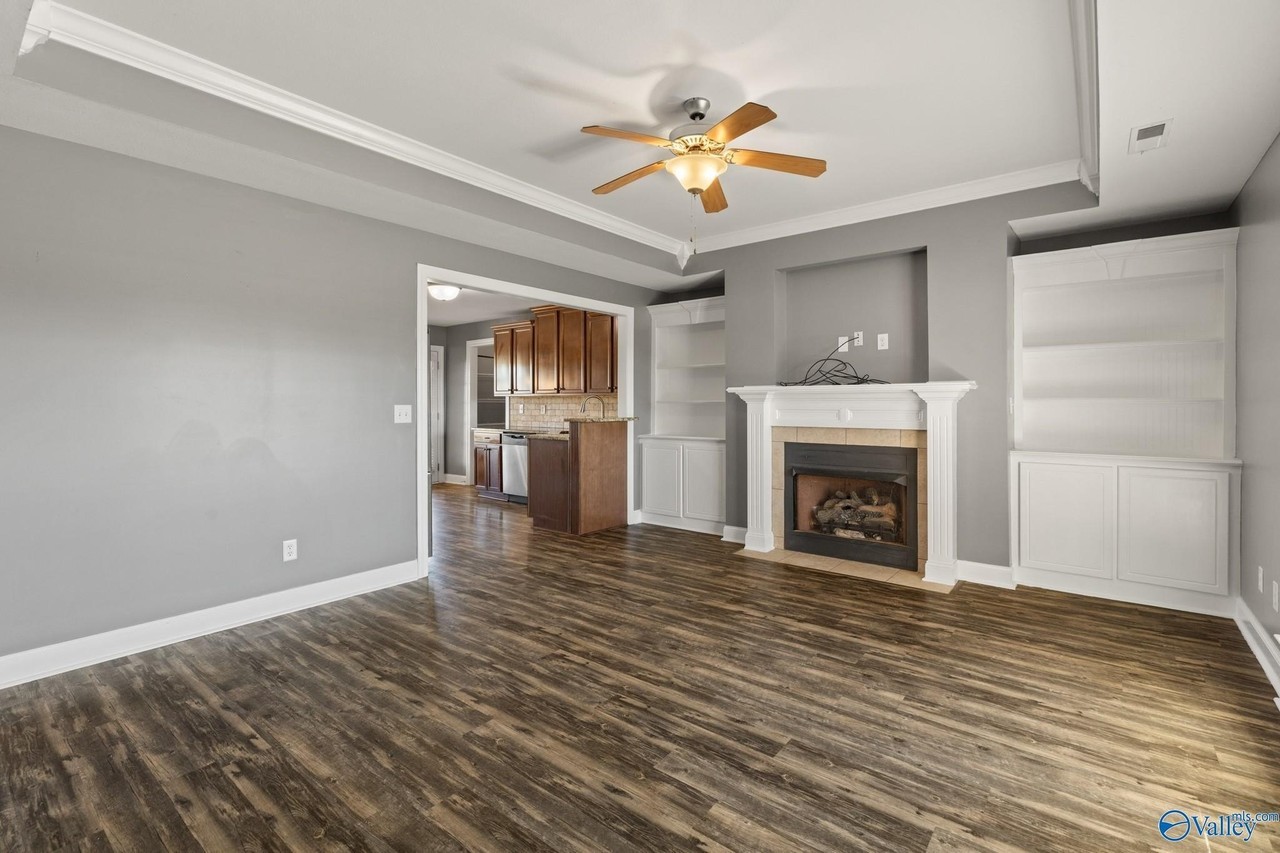 105 Evergreenview Dr - Photo 5 of 36