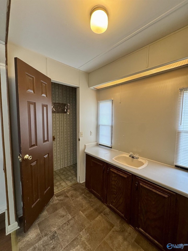 16730 Fort Hampton Rd - Photo 4 of 10