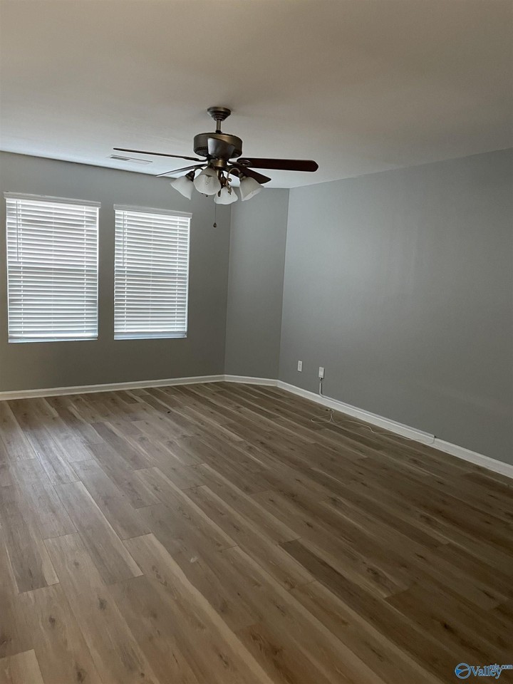3048 Castlecreek Dr - Photo 2 of 15