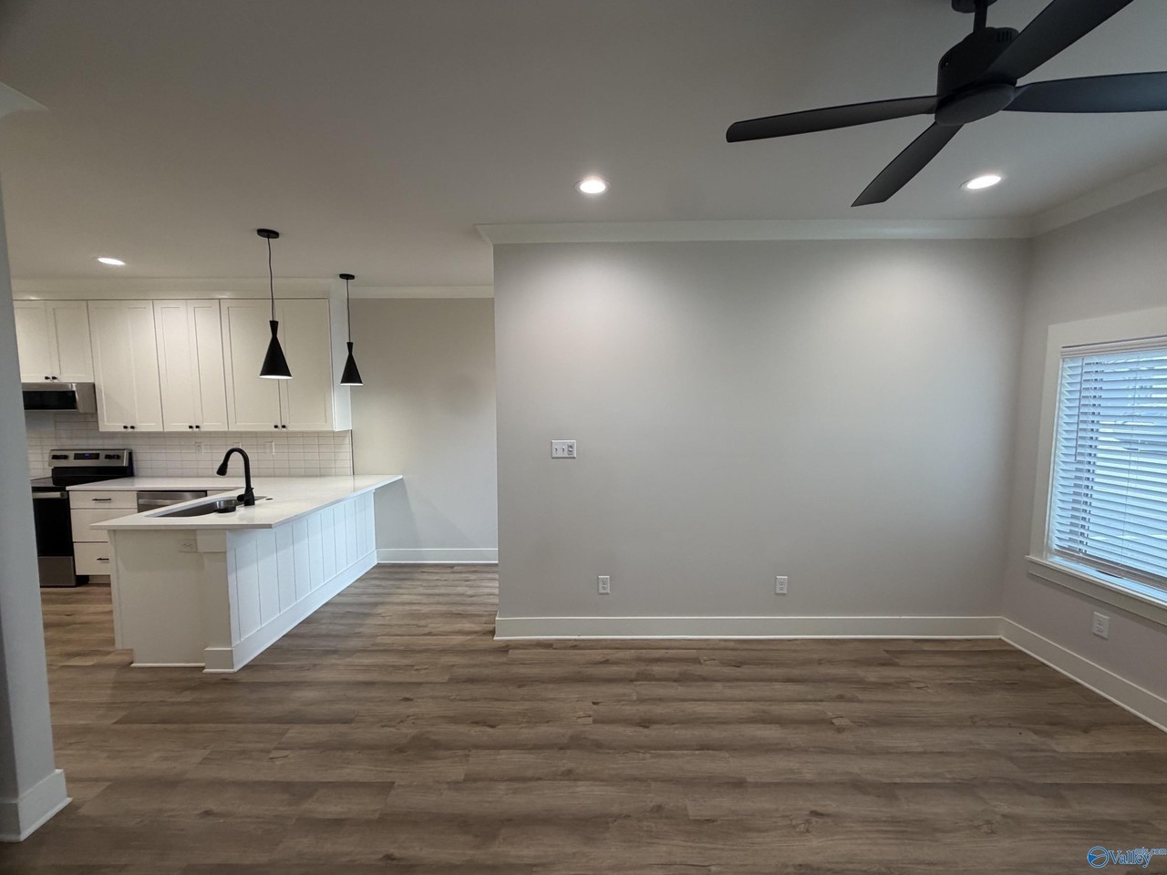 15 Vine St Ne - Photo 7 of 29