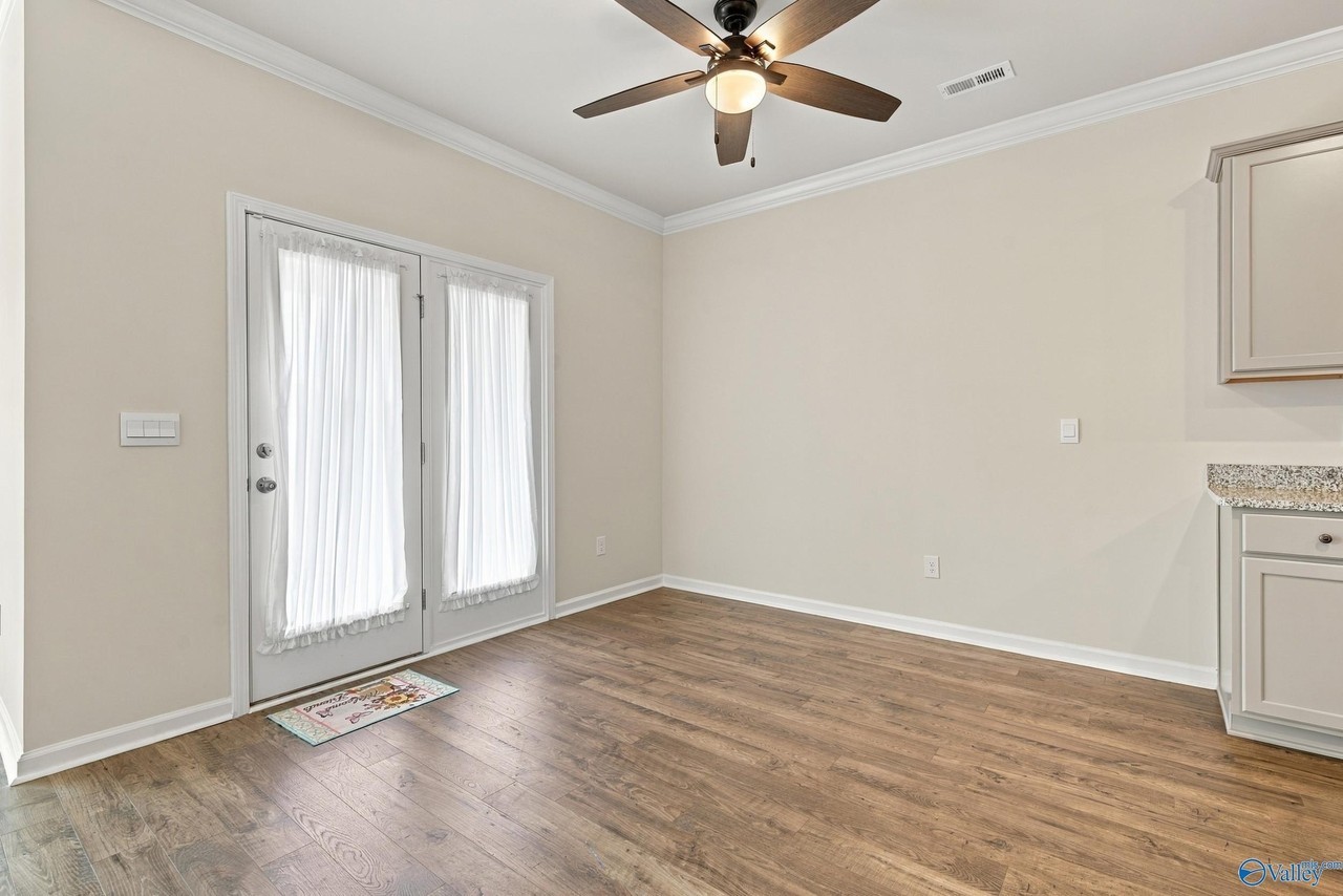 6583 Moon Crest Ln Nw - Photo 3 of 13