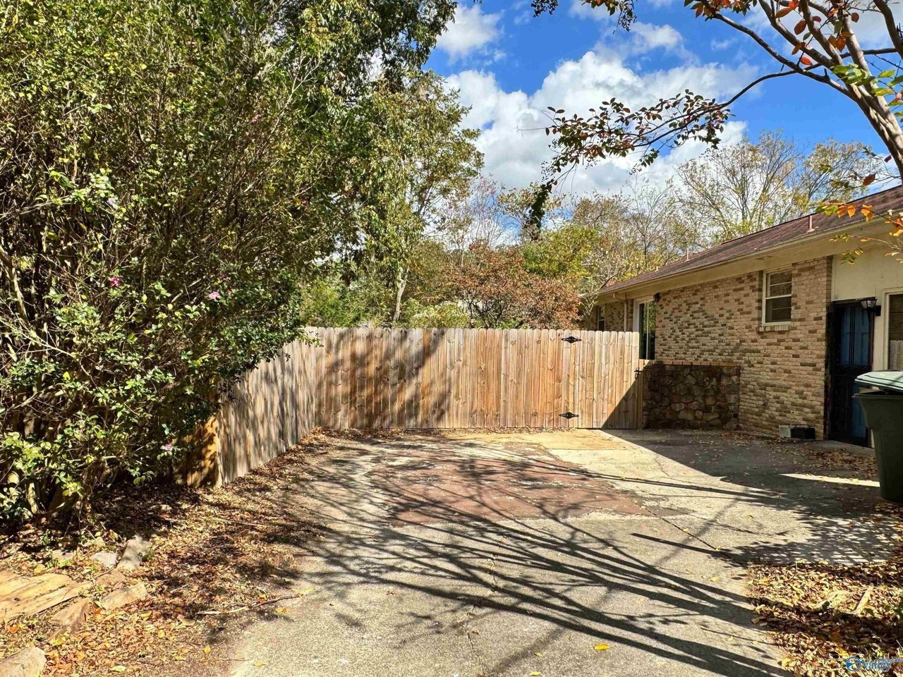 11031 Louis Dr Se - Photo 2 of 26