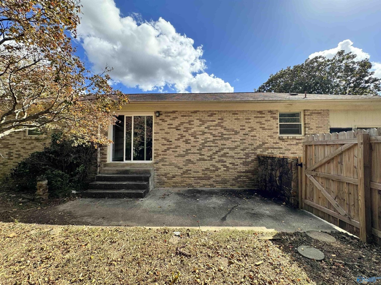 11031 Louis Dr Se - Photo 3 of 26