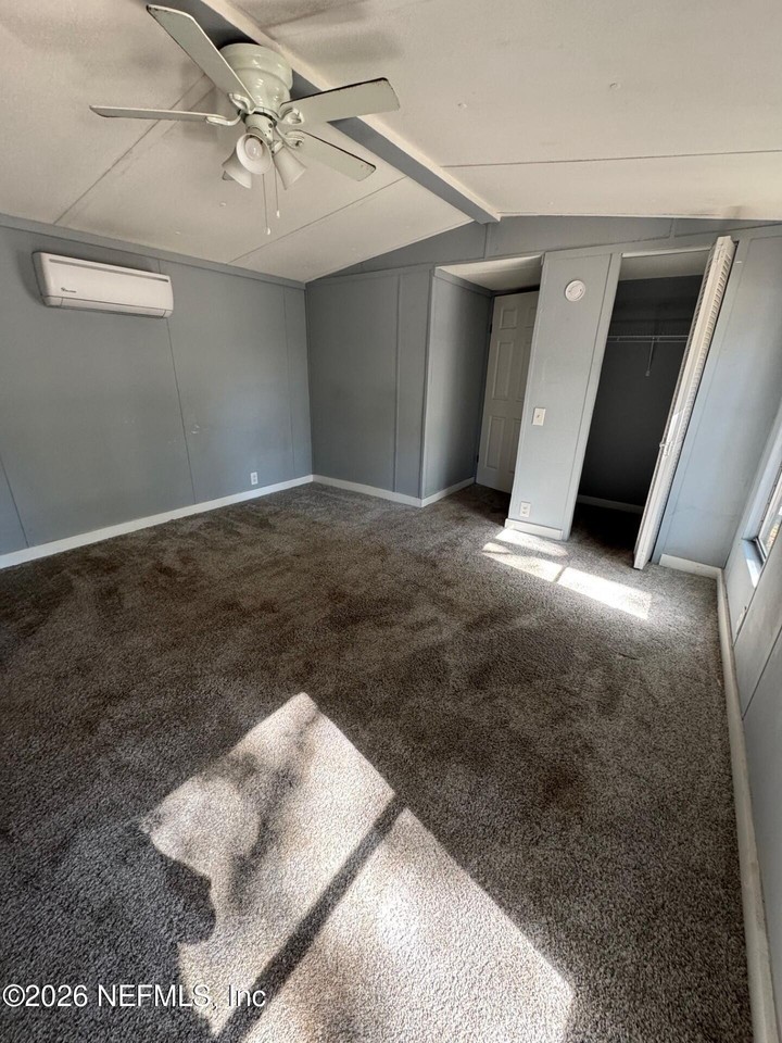 3523 Whitehall St - Photo 4 of 8