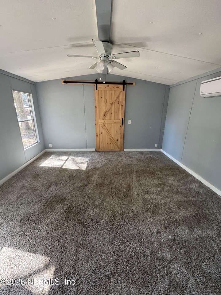3523 Whitehall St - Photo 5 of 8