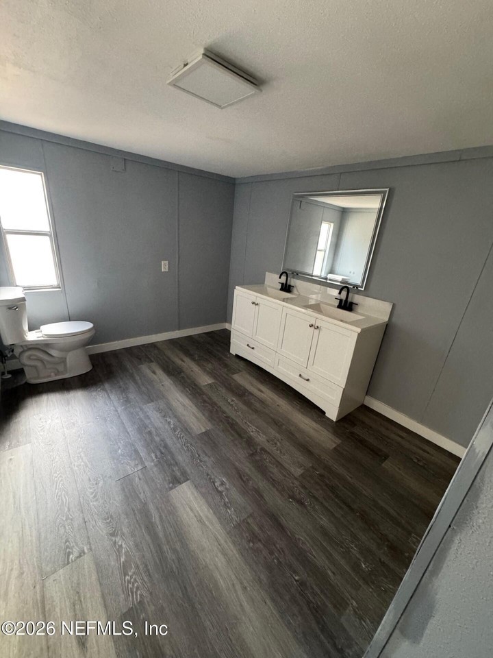 3523 Whitehall St - Photo 6 of 8
