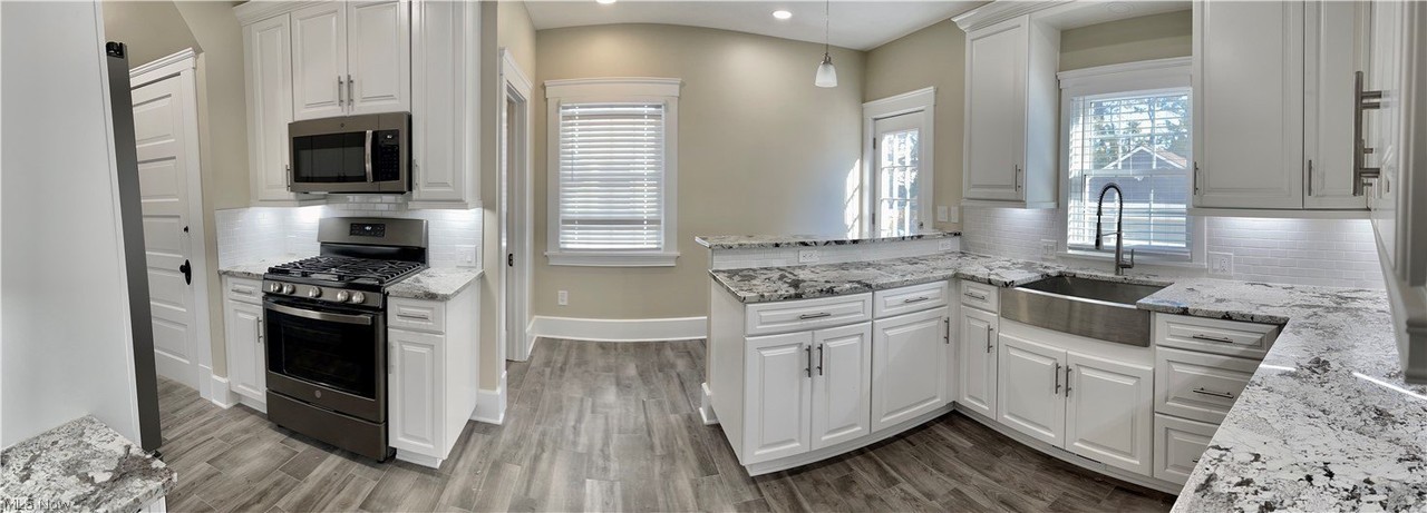 1449 Northland Ave - Photo 5 of 34