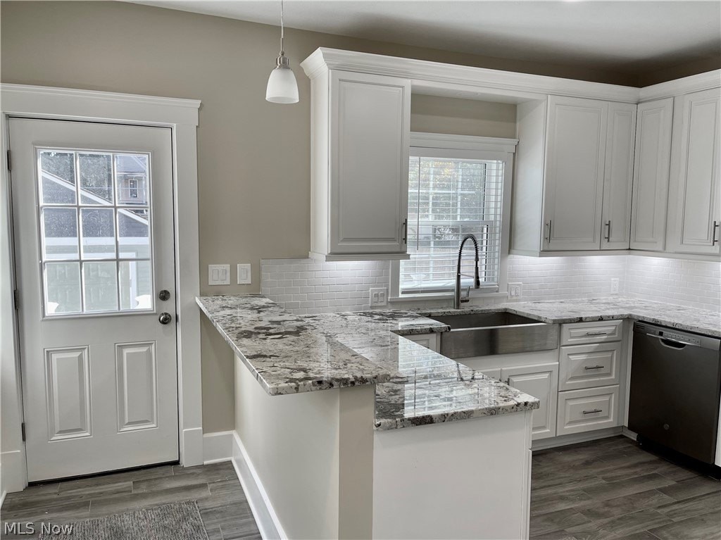 1449 Northland Ave - Photo 7 of 34
