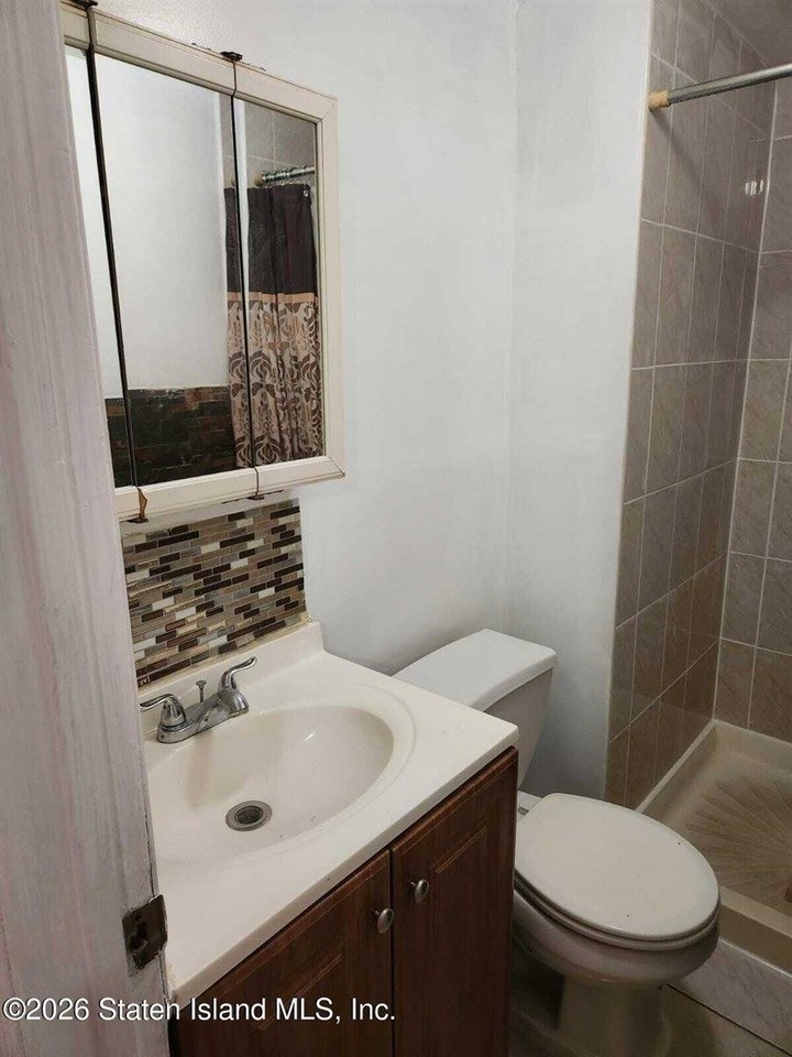 364 Sand Ln - Photo 4 of 6