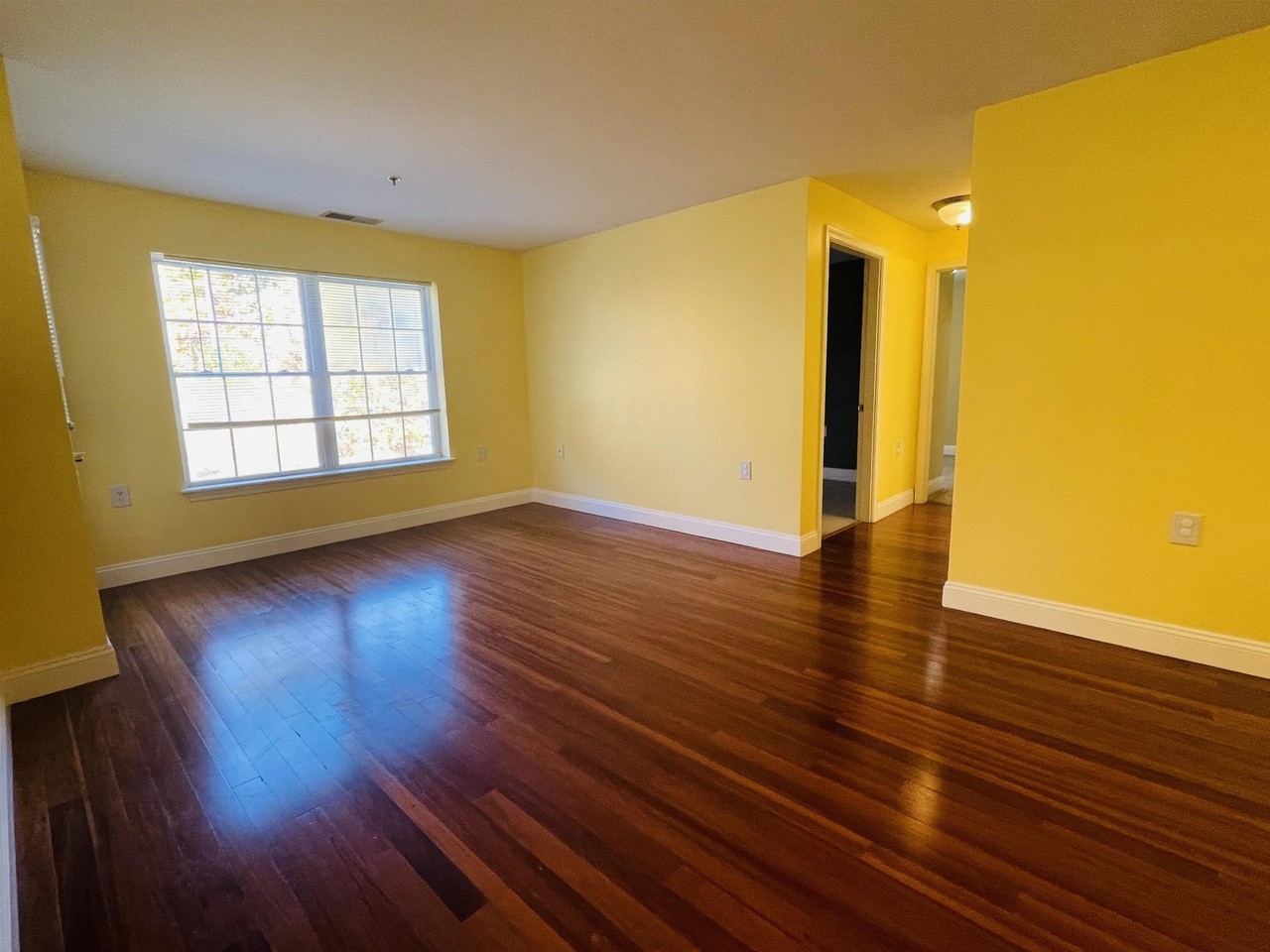 40 Eastern Ave #304 - Photo 4 of 34