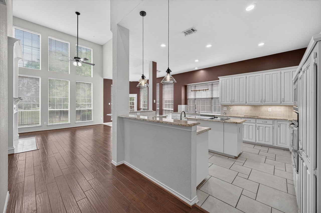 425 Waterside Dr - Photo 6 of 32