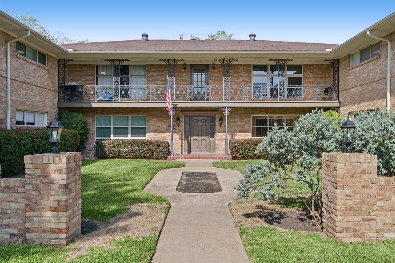 6127 Bandera Ave #D - Photo 3 of 40