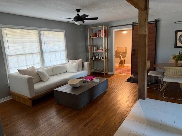 5204 Lovell Ave - Photo 3 of 17
