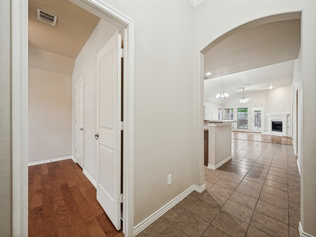 1513 Enchanted Rock Trl - Photo 3 of 25